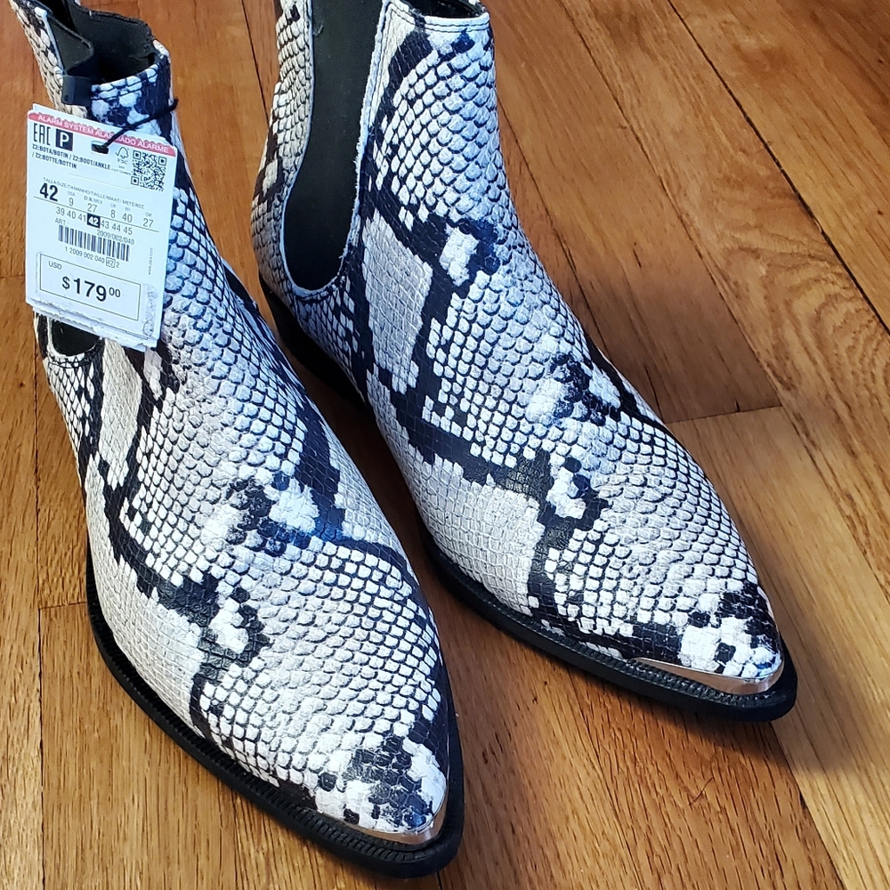 Snakeskin boot